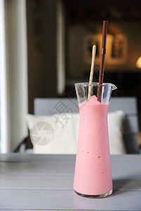 草莓奶昔牛奶食物甜点酸奶玻璃香草营养奶制品活力液体图片