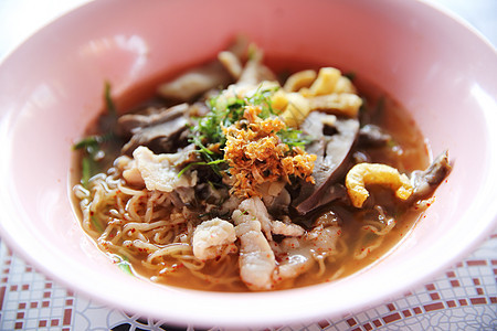 泰式泰国食用汤面面条食物盘子早餐午餐传统筷子课程餐厅蔬菜美食图片