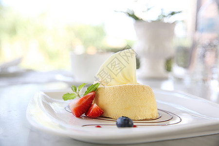 草莓背景带水果的奶酪蛋糕美食奶油盘子餐厅面包食物浆果蛋糕小吃圆圈背景