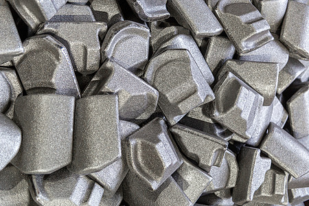 抛丸后的灰色钢锻件堆  有选择地聚焦自然重工业模式技术工厂合金金属制造业工程机器钢坯生产金工图片