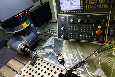 用红宝石触摸探针测量慢跑模式的大型CNC碾磨机控制板机器人旋转技术金属钻头机器控制工具金工图片