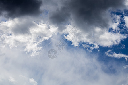 在欧洲大陆的日光行进时 暴风雨即将来临 云层紧闭空气气氛气象季节天气柔软度气候理由天空蓝色图片