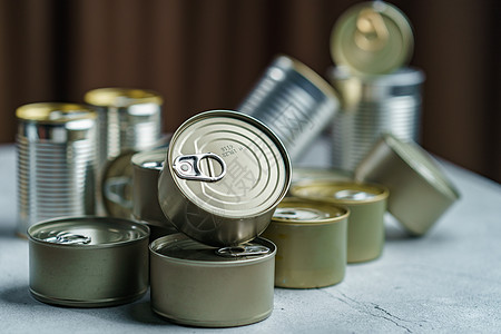铝罐装食品组店铺金属装罐输送带库存食物回收营养圆柱杂货店图片