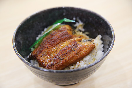 木本面日本食物的unadandon美食午餐炙烤海鲜餐厅木头教师用餐大学图片