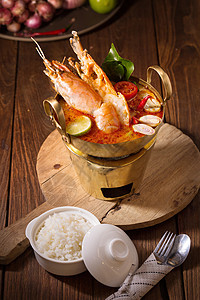 泰国海鲜汤 泰国辣辣味营养红色美食香料椰子功夫草本植物食物白色柠檬图片