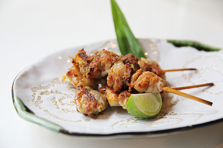 鸡尾薯和盐 日本食物菜肴烧烤炙烤美味美食午餐白色文化烹饪盘子图片