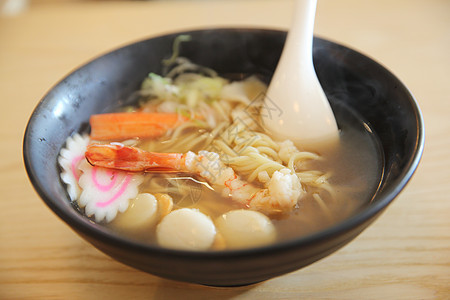 拉面海鲜 日食美食辣椒面条蔬菜红色午餐食物绿色餐厅白色图片