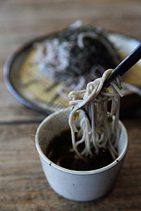 以木头背景 日本食物为食盘子竹子美食烹饪骨头面条煮沸文化筷子餐厅图片