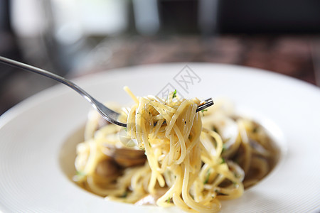 意大利面条 蛤和辣椒食物蛤蜊草本植物盘子营养贝类饮食香菜贝壳烹饪图片