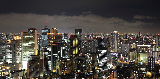 日本大阪市夜景时的城市风景地标旅游风景景观公园建筑摩天大楼街道旅行场景图片