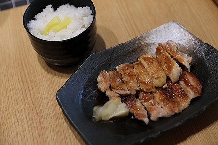 日式日本食品 鸡田鸡和有米饭的木本食物美食教师大学油炸炙烤盘子烹饪午餐沙拉图片