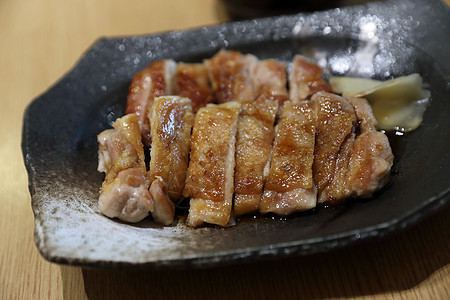 日式日本食品 鸡田鸡和有米饭的木本食物教师餐厅午餐大豆蔬菜烹饪沙拉大学小吃背景图片