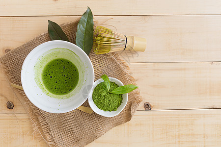 一套火柴粉碗 木勺和胡须 绿茶叶抹茶绿色美食杯子草本植物黑色仪式饮料食物粉末图片