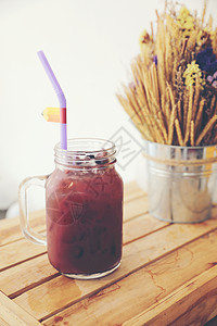 木本汁混合果汁浆果饮料稻草桌子生活水果标识茶点营养覆盆子图片