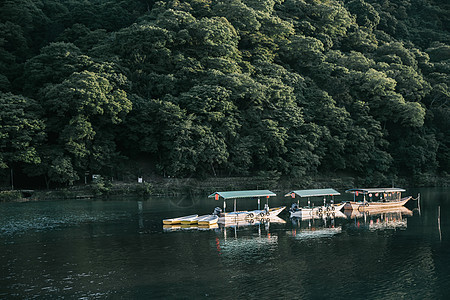 浅山日本 河水与潮流和船风景图片