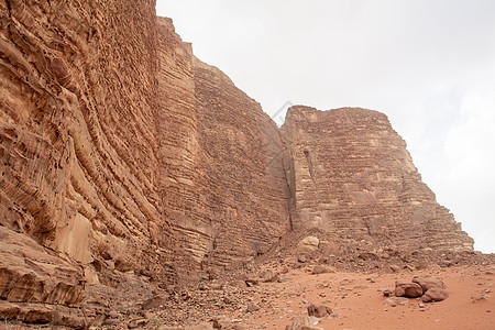 瓦迪拉姆 (Wadi Rum) 的 Khazali 山景观图片