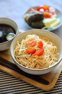 寒冷的面条日本食品风格白萝卜大豆冷藏蔬菜烹饪筷子别府竹子午餐美食图片