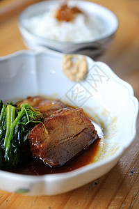 日式日本口型的牛胸猪肚烹饪胡椒餐厅蒸汽食物生活猪肉盘子美食油炸图片