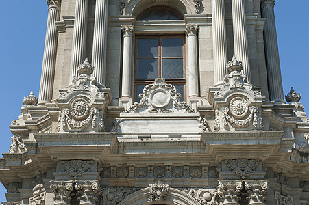 Ornate 托曼时钟塔 在伊斯坦布尔旅行火鸡建筑天空脚凳窗户地标钟楼景点吸引力图片