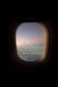 夜暮的天空 窗口平面的地平线视图旅行空气航班运输气氛天堂晴天夕阳窗户晚霞图片