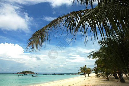 Koh Lipe 泰国旅行悬崖天空岩石石头尾巴海洋假期海滩海岸图片