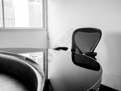 白色现代会议室窗户管理人员经理家具委员会老板商业工作玻璃研讨会图片