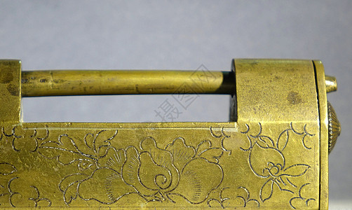 古中国铜锁背景图片