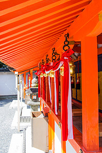 京都的神道圣殿是著名的朝廷神庙 在法西美因纳里神社内 日本的钟声与织物连结在一起文化地标小路历史性通道狐狸宝塔神社历史雕像图片