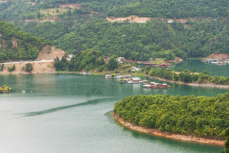 瓦查大坝周围的绿山工程绿色大自然景色峡谷爬坡环境地区森林公园图片