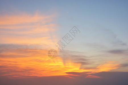 日落时的天空背景 自然构成蓝色晴天橙子海洋天堂地平线反射天际金子海岸图片