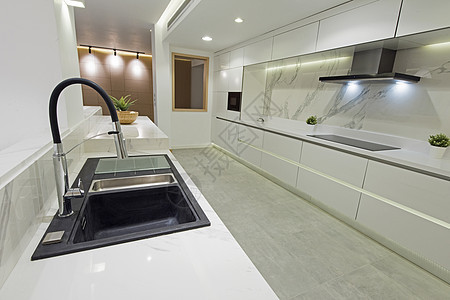 豪华公寓的现代厨房设计图风格展示厅条形橱柜房子装饰家具早餐柜台抽屉图片