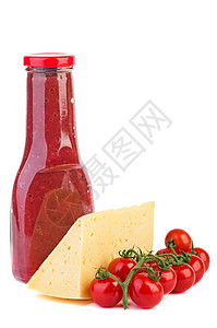 新鲜西红柿 芝士和奶瓶加牛莓酱图片