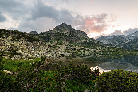 保加利亚皮林山波波波沃湖景观图片