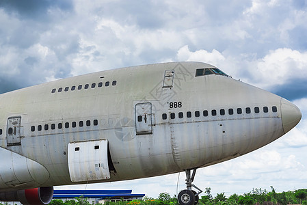 泰国2020年6月9日 旧商业Ai力量释放下雨飞机天气乘客座舱戏剧性航空公司运输背景图片