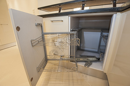 厨房室内设计柜内设计细节奢华家具装饰公寓风格白色橱柜地面转角柜架子图片