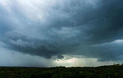 雷雷暴雨 乌云雨危险波浪微风天气海洋闪电戏剧性泡沫流动雷雨图片