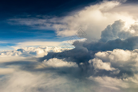 蓝色天空与空中的乌云相伴空速客机太阳日落奢华航空涡轮高度旅游天际图片