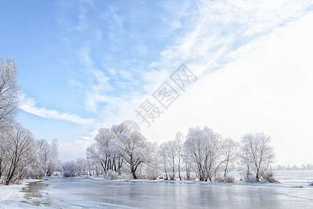 冷冻水 雪和冰 在迪尼伯河上反射季节冰雪城市阳光日落温度天气蓝色裂缝图片