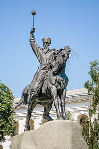 科纳什耶维奇萨哈伊达赫尼石油组织的马术石头骑手指挥官天空雕像骑士地标历史正方形雕塑图片