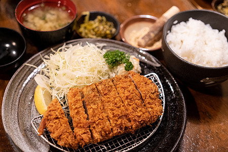 丰松 深炸猪肉 日本传统食物图片