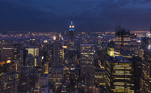 纽约著名的摩天大厦夜幕图片