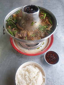 烤肉菜汤炖牛肉 清脆牛肉食物盘子午餐早餐肌腱传统营养美食餐厅饮食图片