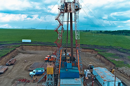 钻井钻井的钻机 钻油和煤气井的设备活力平台蓝色工程商业建造勘探机器石油技术图片