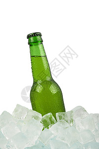 冰块上一瓶冷冰啤酒店铺茶点飞沫饮料零售酒精展示玻璃季节立方体图片