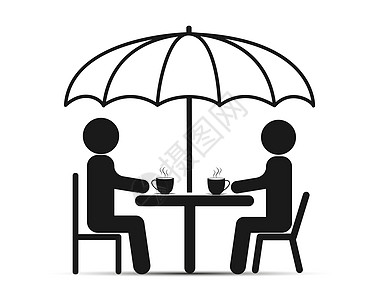 两个人在雨伞下坐在一张桌子旁喝茶或 co图片