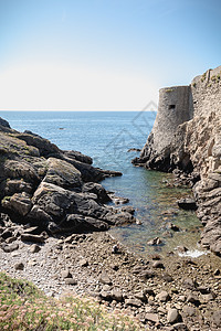 废墟的古老中世纪城堡 在尤岛南部 温德海岸线海滩海岸天气建筑学小岛岩石天空纪念碑海洋图片