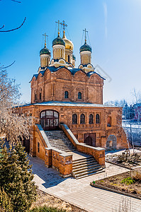Znamensky修道院教堂金子尖顶教会天空建筑建筑学蓝色神母图片