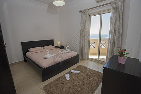 双床豪华公寓 有海景桌子装饰奢华窗户风格房子枕头毛巾露台双人床图片