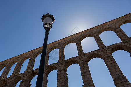 Segovia 排水管道废墟建筑学文化遗产拱门遗产花岗岩石头地标旅游历史柱子图片