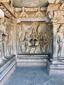印度泰米尔纳德邦的整体洞穴寺庙中突出地雕刻着神 人和动物的浅浮雕岩石雕刻雕像手工业国际旅行上帝遗产地标考古学废墟文化图片